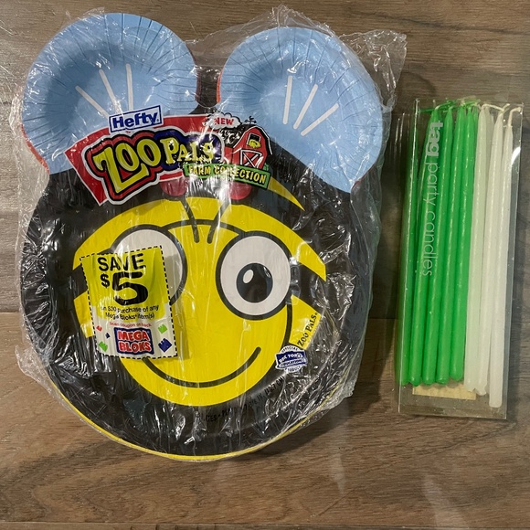 New Farm Collection Paper Plates & Long Candles - Picture 1 of 10